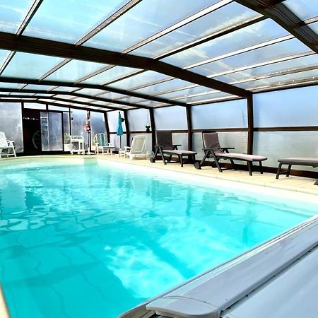Gîte du boulanger au pays de padirac piscine couverte chauffée Mayrinhac-Lentour Extérieur photo