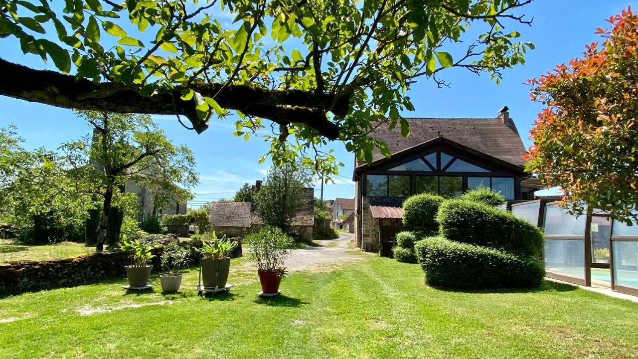 Gîte du boulanger au pays de padirac piscine couverte chauffée Mayrinhac-Lentour Extérieur photo